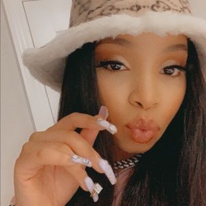 Meet your Posher, Keisha